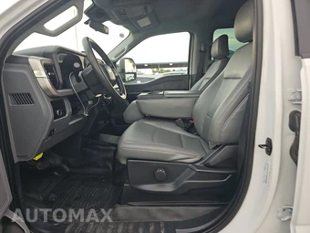 2023 Ford Super Duty F-350 Cab Chassis XL Crew Cab DRW - miniatura 7