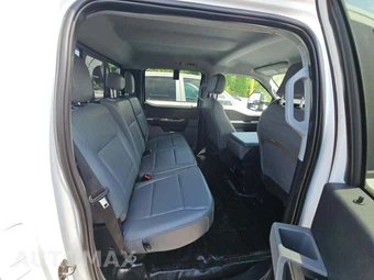 2023 Ford Super Duty F-350 Cab Chassis XL Crew Cab DRW - miniatura 15