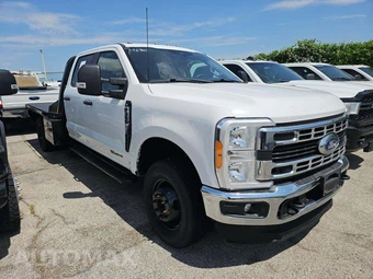 2023 Ford Super Duty F-350 Cab Chassis XL Crew Cab DRW - miniatura 4