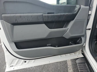 2023 Ford Super Duty F-350 Cab Chassis XL Regular Cab - miniatura 9