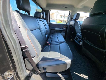 2023 Ford Super Duty F-350 Lariat Crew Cab Long Bed - miniatura 16
