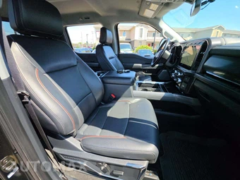 2023 Ford Super Duty F-350 Lariat Crew Cab Long Bed - miniatura 18