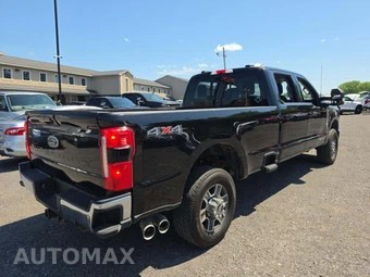 2023 Ford Super Duty F-350 Lariat Crew Cab Long Bed - miniatura 3