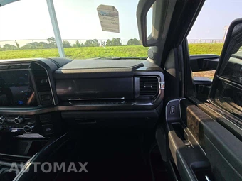 2023 Ford Super Duty F-350 Lariat Crew Cab Long Bed - miniatura 19