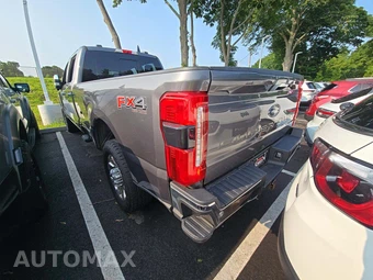 2023 Ford Super Duty F-350 Lariat Crew Cab Long Bed - miniatura 2