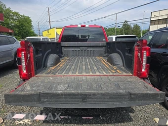2023 Ford Super Duty F-350 Lariat Crew Cab Long Bed DRW - miniatura 19