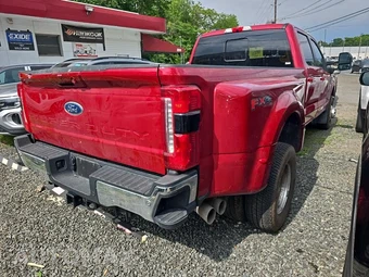 2023 Ford Super Duty F-350 Lariat Crew Cab Long Bed DRW - miniatura 4