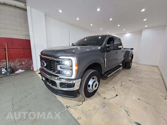 2023 Ford Super Duty F-350 Lariat Crew Cab Long Bed DRW