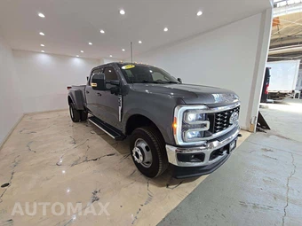 2023 Ford Super Duty F-350 Lariat Crew Cab Long Bed DRW - miniatura 4