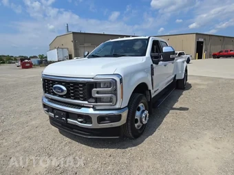 2023 Ford Super Duty F-350 Lariat Crew Cab Long Bed DRW