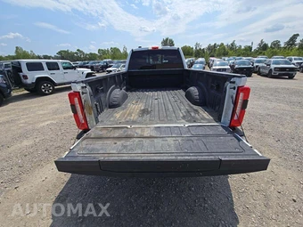 2023 Ford Super Duty F-350 Lariat Crew Cab Long Bed DRW - miniatura 11