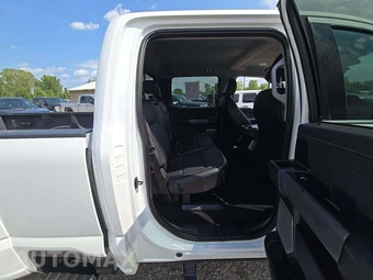 2023 Ford Super Duty F-350 Lariat Crew Cab Long Bed DRW - miniatura 13