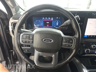 2023 Ford Super Duty F-350 Lariat Crew Cab Long Bed DRW - miniatura 10