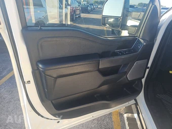 2023 Ford Super Duty F-350 Lariat Crew Cab Long Bed DRW - miniatura 9