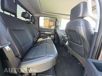 2023 Ford Super Duty F-350 Lariat Crew Cab Medium Bed - miniatura 16