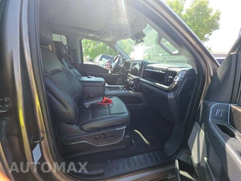 2023 Ford Super Duty F-350 Lariat Crew Cab Medium Bed - miniatura 18