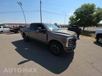 2023 Ford Super Duty F-350 Lariat Crew Cab Medium Bed - miniatura 4
