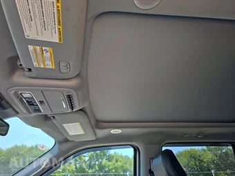 2023 Ford Super Duty F-350 Lariat Crew Cab Medium Bed - miniatura 18