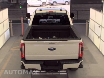 2023 Ford Super Duty F-350 Lariat Crew Cab Medium Bed - miniatura 5