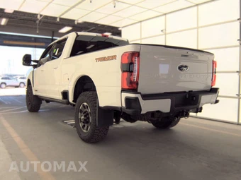 2023 Ford Super Duty F-350 Lariat Crew Cab Medium Bed - miniatura 6