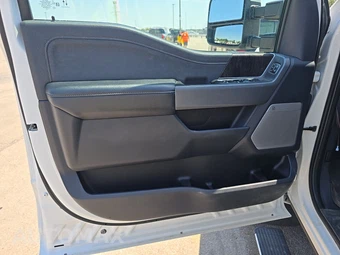 2023 Ford Super Duty F-350 Lariat Crew Cab Medium Bed - miniatura 9