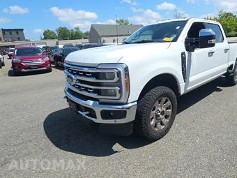 2023 Ford Super Duty F-350 Lariat Crew Cab Medium Bed