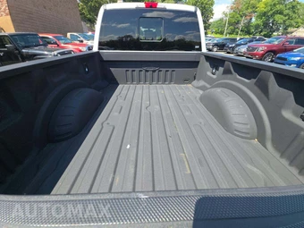 2023 Ford Super Duty F-350 Lariat Crew Cab Medium Bed - miniatura 11