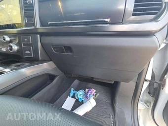 2023 Ford Super Duty F-350 Lariat Crew Cab Medium Bed - miniatura 16