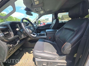 2023 Ford Super Duty F-350 Lariat Crew Cab Medium Bed - miniatura 3