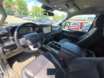 2023 Ford Super Duty F-350 Lariat Crew Cab Medium Bed - miniatura 7