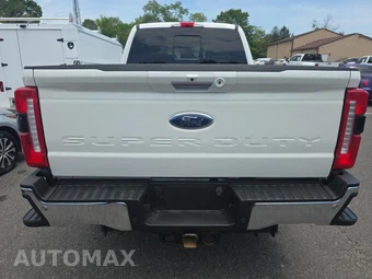 2023 Ford Super Duty F-350 Lariat Crew Cab Medium Bed - miniatura 5