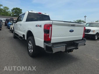 2023 Ford Super Duty F-350 Lariat Crew Cab Medium Bed - miniatura 6