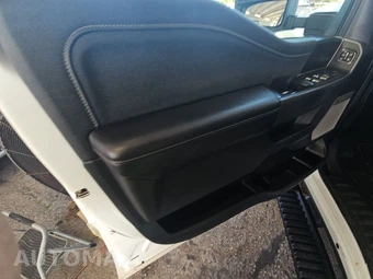 2023 Ford Super Duty F-350 Lariat Crew Cab Medium Bed - miniatura 9