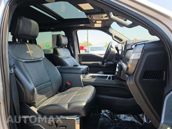 2023 Ford Super Duty F-350 Platinum Crew Cab Medium Bed - miniatura 18