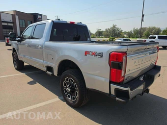 2023 Ford Super Duty F-350 Platinum Crew Cab Medium Bed - miniatura 2