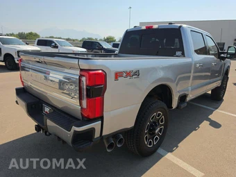 2023 Ford Super Duty F-350 Platinum Crew Cab Medium Bed - miniatura 3