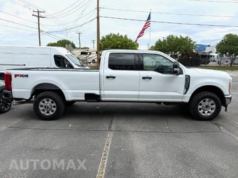 2023 Ford Super Duty F-350 XLT Crew Cab Long Bed - miniatura 11
