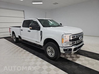 2023 Ford Super Duty F-350 XLT Crew Cab Long Bed - miniatura 3