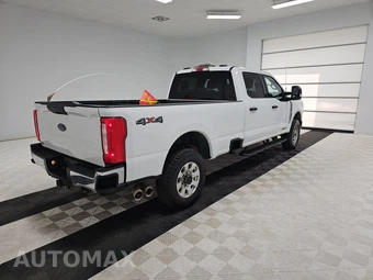 2023 Ford Super Duty F-350 XLT Crew Cab Long Bed - miniatura 4
