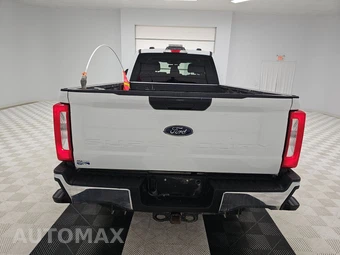 2023 Ford Super Duty F-350 XLT Crew Cab Long Bed - miniatura 5