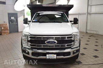 2023 Ford Super Duty F-450 Cab Chassis XL Regular Cab DRW - miniatura 2