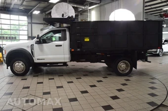 2023 Ford Super Duty F-450 Cab Chassis XL Regular Cab DRW - miniatura 3