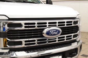 2023 Ford Super Duty F-450 Cab Chassis XL Regular Cab DRW - miniatura 5