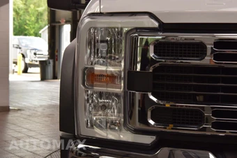 2023 Ford Super Duty F-450 Cab Chassis XL Regular Cab DRW - miniatura 6