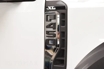 2023 Ford Super Duty F-450 Cab Chassis XL Regular Cab DRW - miniatura 9