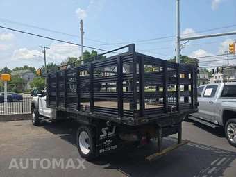 2023 Ford Super Duty F-450 Cab Chassis XL Regular Cab DRW - miniatura 2