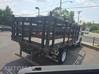 2023 Ford Super Duty F-450 Cab Chassis XL Regular Cab DRW - miniatura 3