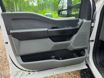 2023 Ford Super Duty F-450 Cab Chassis XL Regular Cab DRW - miniatura 15