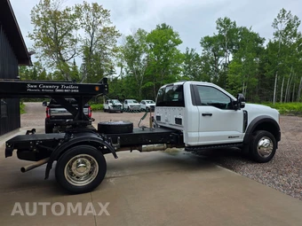 2023 Ford Super Duty F-450 Cab Chassis XL Regular Cab DRW - miniatura 8