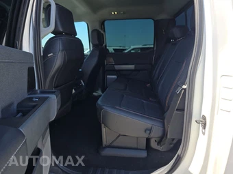 2023 Ford Super Duty F-450 LARIAT Crew Cab Long Bed DRW - miniatura 13